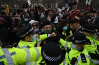 İngiltere'de Suç Ve Ceza Yasa Tasarısı Protestoları Sürüyor Açıklaması 15 Gözaltı