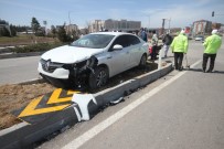 Konya'da Motosikletle Otomobil Çarpıştı Açıklaması 2 Yaralı Haberi