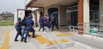 İzmir'de Kaçak Göçmen Operasyonunda 3 Tutuklama Haberi