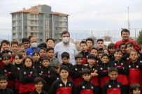 Mehmet Çakın, Uşaklı Genç Futbolcularla Bir Araya Geldi Haberi
