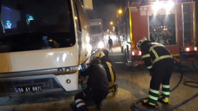 Siirt'te Seyir Halindeki Otobüs Alev Aldı