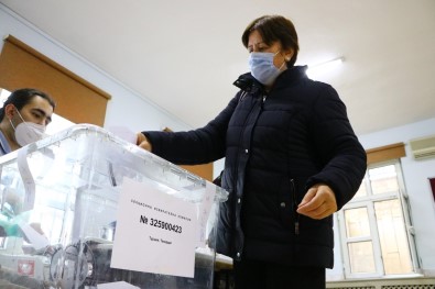 Trakya'daki Çifte Vatandaşlar Bulgaristan Seçimleri İçin Sandık Başında