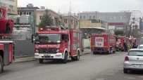Tuzla'da Boya Fabrikasında Korkutan Yangın Haberi