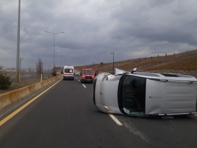 Ağrı'da Elektrik Direğine Çarpan Araç Kaza Yaptı Açıklaması 5 Yaralı