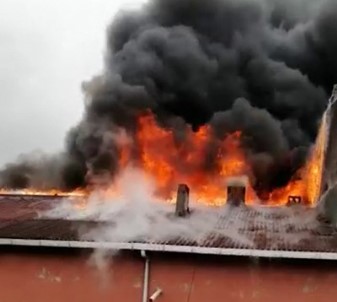 Bahçelievler'de Korkutan Çatı Yangını