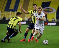 Fenerbahçe Sahasında Karşılaştığı Denizlispor'u 1-0 Mağlup Etti