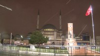 İstanbul'da Sağanak Yağış Etkili Oluyor