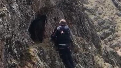 Kayalıkta Sıkışan Keçiyi AFAD Kurtardı