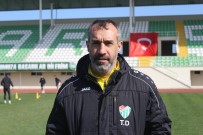 Teknik Direktör Yelek Açıklaması 'Seyircisiz Maçlar Çok Kötü' Haberi