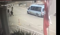 (Özel) İstanbul'da İlginç Kaza Açıklaması Bisikletli İle Yaya Çarpıştı