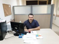 Şuhut Devlet Hastanesi'ne Atanan 2 Uzman Doktor Göreve Başladı