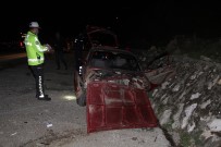 Arka Tekeri Kopan Otomobil Şarampole Devrildi Açıklaması 1 Yaralı
