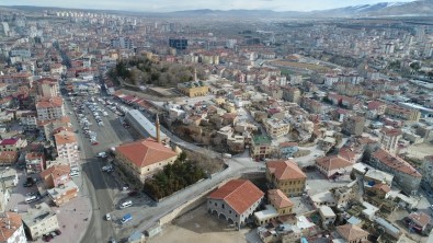 Niğde Kale Projesi'nde Hak Sahiplerine Ödemeler Devam Ediyor