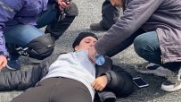 (Özel) İstanbul'da Feci Kaza Açıklaması Motosikletli Kadın Kurye Takla Attı Haberi