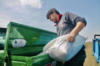 Ağrı'da Çiftçilerin Mesaisi Başladı