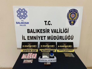 Balıkesir'de Polisten 2 Uyuşturucu Şüphelisine Operasyon