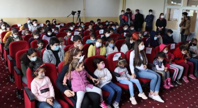Şanlıurfa'da Görme Engelli Öğrenciler Tiyatro İle Tanıştı