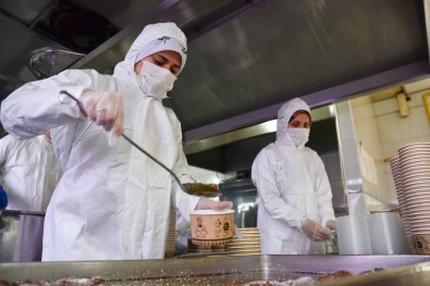 Tepebaşı Belediyesi Ramazan Ayında Da İhtiyaç Sahiplerine Sıcak Yemek Ulaştıracak