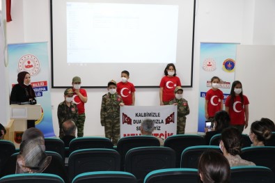 Öğrenciler, Jandarmayı Ziyaret Edip Şehitler Anısına Program Yaptı