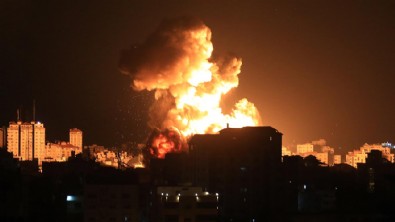 Terör devleti İsrail Gazze Şeridi'ne saldırmaya devam ediyor!