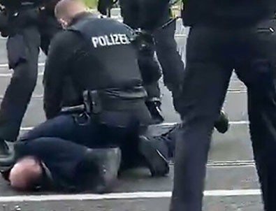 Alman polisinden psikolojik rahatsızlığı olan Türk vatandaşına sert müdahale!