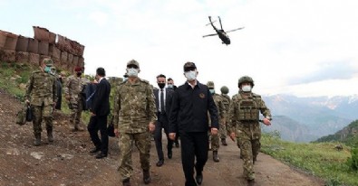 Bakan Akar duyurdu: 44 terörist...