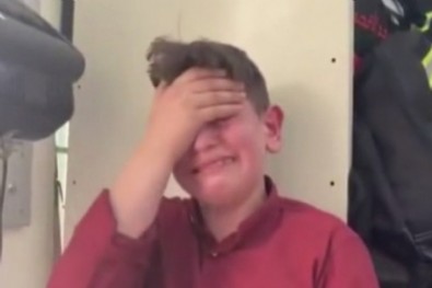 Filistinli çocuk İsrail güçlerinin saldırısını gözyaşları içinde anlattı