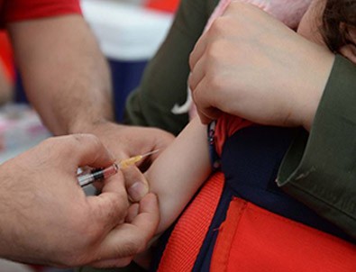 Moderna koronavirüs aşısı 12 yaşındaki çocuklar için güvenli!