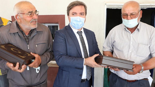 Aksaray'da duygusal anlar! Vali gözyaşlarını tutamadı!