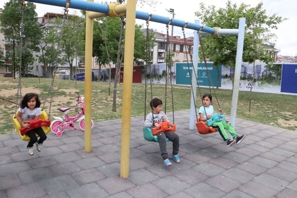 CHP'li İBB çocukları bile isyan ettirdi: Oyuncaklarımızı veririz, parkımızı vermeyiz