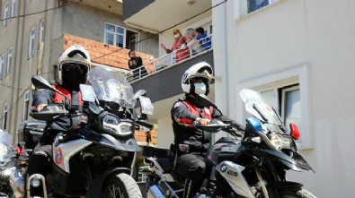 Polisten ağlatan jest!