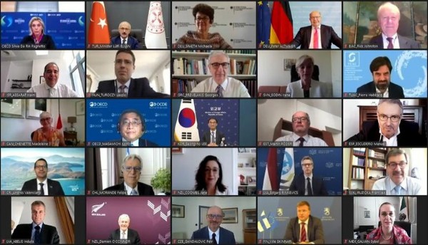 Bakanı Elvan, OECD Bakanlar Toplantısı'nda!