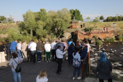 81 Ilden 150 Muhtar Van'a Geldi