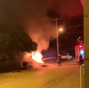 Bursa'da Geceyi Alevler Aydinlatti