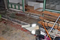 TİCARİ TAKSİ - Cami Takarken Az Daha Kolu Kopuyordu