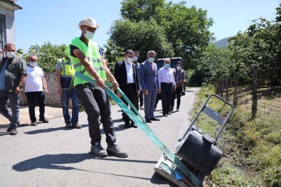 Düzce'de Köy Yollari Beton Oluyor