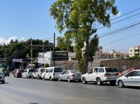BENZIN - Lübnan'da Benzin Ithal Edilemedi, Benzin Istasyonlarinda Uzun Kuyruklar Olustu