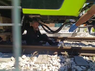 (Özel) - Bursa Metrosunda Korku Dolu Anlar...Sehrin Metro Hattini Yarim Saat Kilitledi