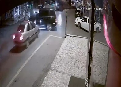 Cip Ile Otomobilin Çarpistigi Kaza Kameraya Yansidi