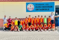 FORMA - Galatasaray'dan Diyarbakir'daki Köy Okuluna Malzeme Destegi