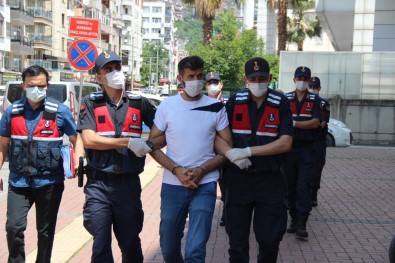 Terör Örgütü PKK Propagandasi Yapan 3 Kisi Adliyeye Sevk Edildi