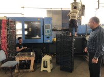 FABRIKA - Yolcu, Soguk Hava Deposunda Incelemelerde Bulundu