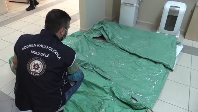 15 Göçmenin Yakalandigi Operasyonda Ele Geçirilen Tulumlar Sasirtti