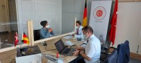 REN VESTFALYA - Almanya'da 'Gezici Konsolosluk Hizmetine' Büyük Ilgi