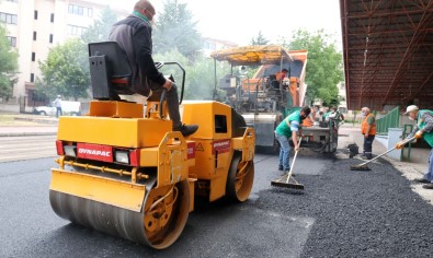 Çankaya Belediyesi'nin Asfalt Çalismalari Çayyolu Bölgesinde Devam Ediyor