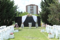 Gülümse Kafe'de Nikah Alani Olusturuldu