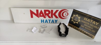Hatay'da Bir Otomobilde 214 Gram Metamfetamin Ele Geçirildi