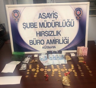 Kütahya'dan Çaldiklari Altinlarla Gediz'de Yakalandilar