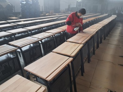 Milas'taki Okulun Ürettigi Siralar Türkiye'nin Her Yerine Dagiliyor