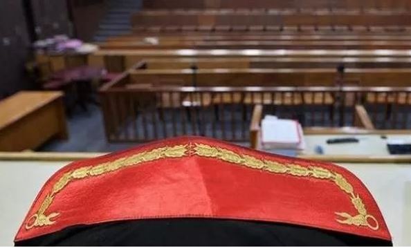 O hakim evinde ölü bulundu!